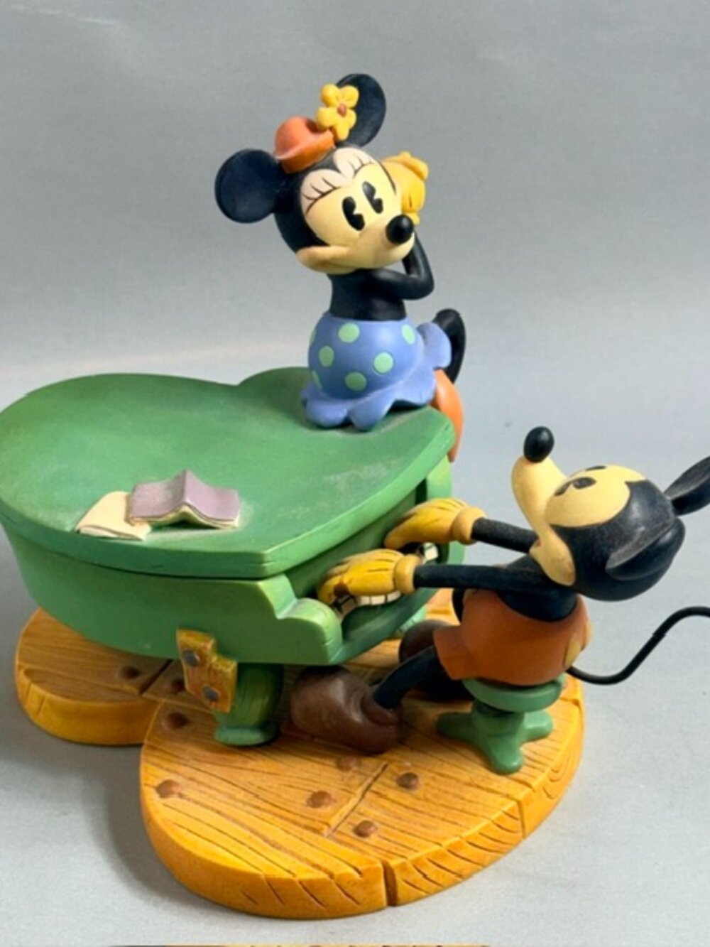 Vintage Disney Gallery Mickey Minnie Mouse Figurine Trinket Figural Box Piano